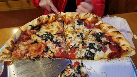 Charlie Fox's Pizzeria & Eatery